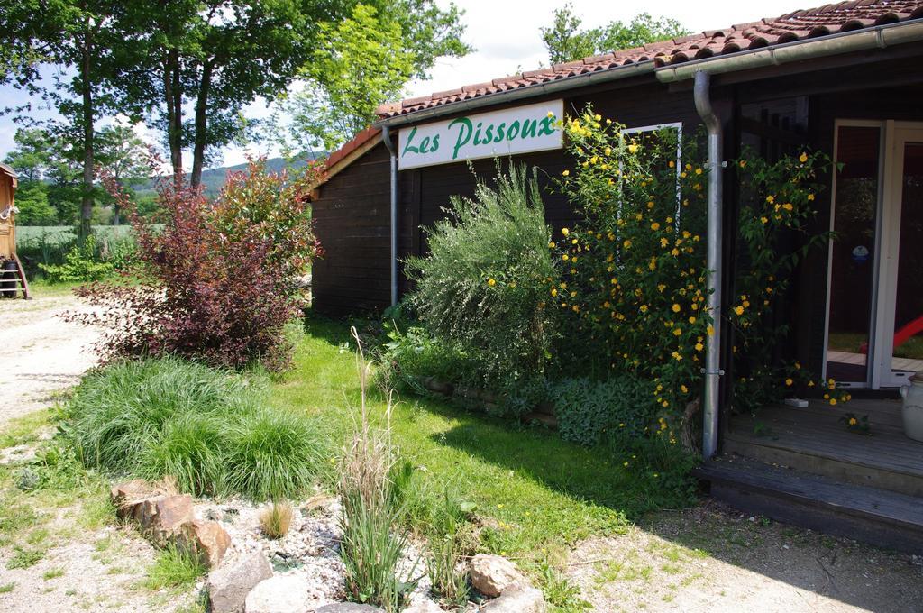 Les Roulottes Et Cabanes Du Livradois Cunlhat Ngoại thất bức ảnh