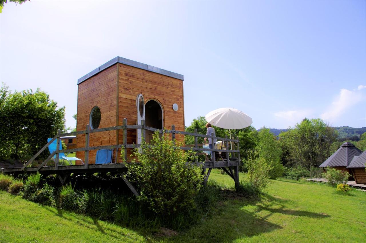 Les Roulottes Et Cabanes Du Livradois Cunlhat Ngoại thất bức ảnh