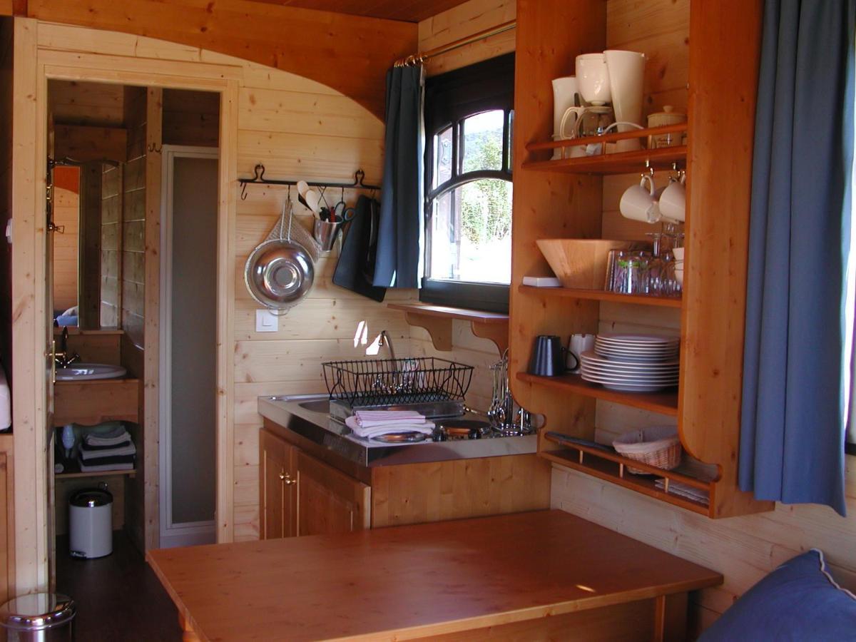 Les Roulottes Et Cabanes Du Livradois Cunlhat Ngoại thất bức ảnh